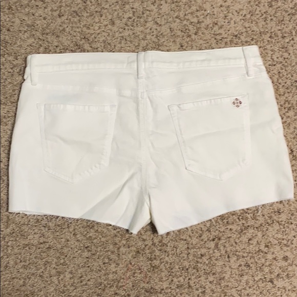 Loft Embroidered White Shorts - Picture 5 of 7